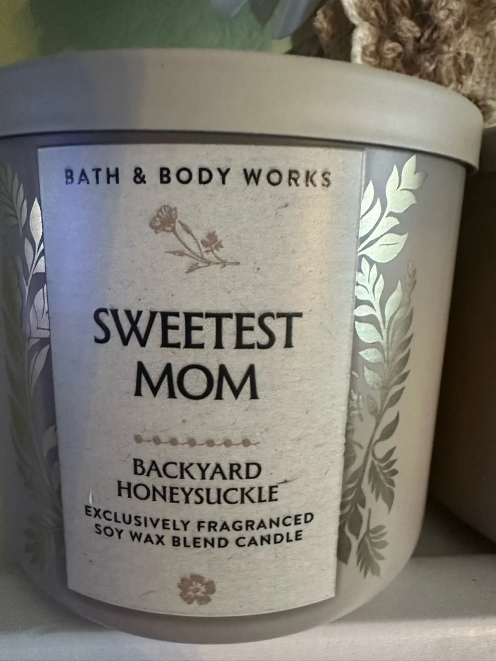 Bath & Body Works Sweetest Mom Backyard Honeysuckle Candle X2 - Picture 2 of 5